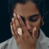 Anillo drapeado Éole, edición chapado en oro de 24 quilates
