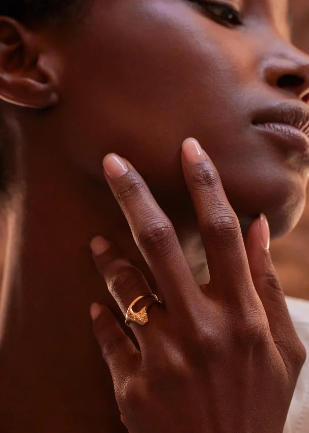 Anillo Eroz Fine, edición chapada en oro de 24 quilates