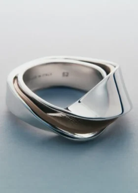 Anillo Ormé Edición Plata rodiada con cuero color topo