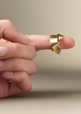 Anillo rizado Éole, edición chapado en oro de un quilate