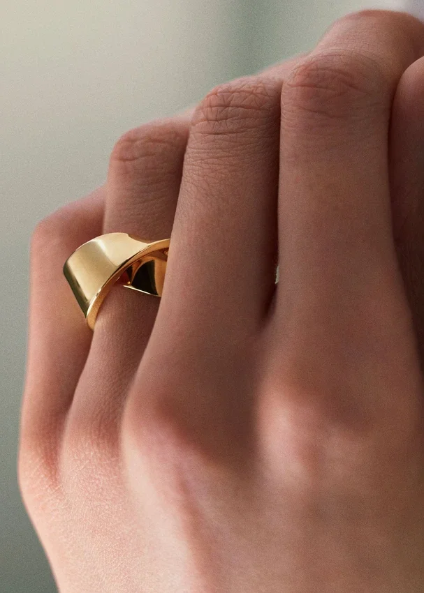 Anillo rizado Éole, edición chapado en oro de un quilate