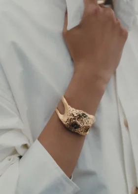 Brazalete Eroz, edición chapada en oro de 24 quilates