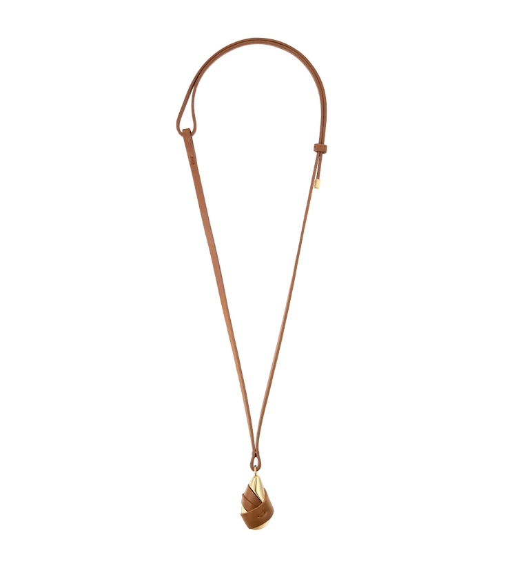 Colgante Ormé, edición chapada en oro con cuero camel