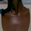 Collar de doble cadena Eroz, edición en latón chapado en rodio plateado