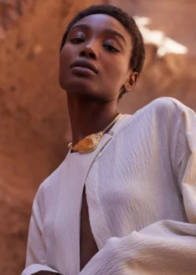 Collar Eroz, edición chapada en oro de 24 quilates
