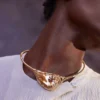 Collar Eroz, edición chapada en oro de 24 quilates