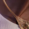 Collar Eroz, edición chapada en oro de 24 quilates
