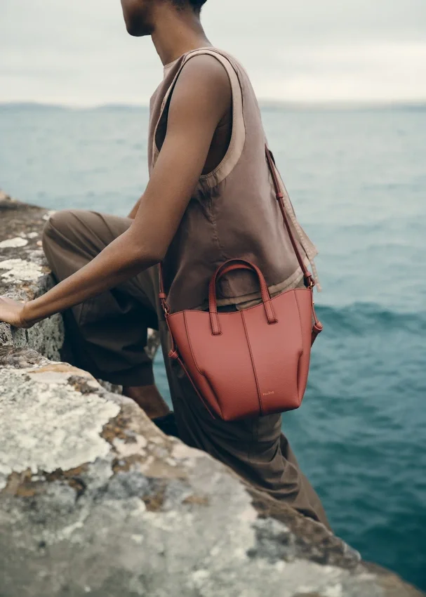 Cyme Tote Nano Edition, terracota texturizada