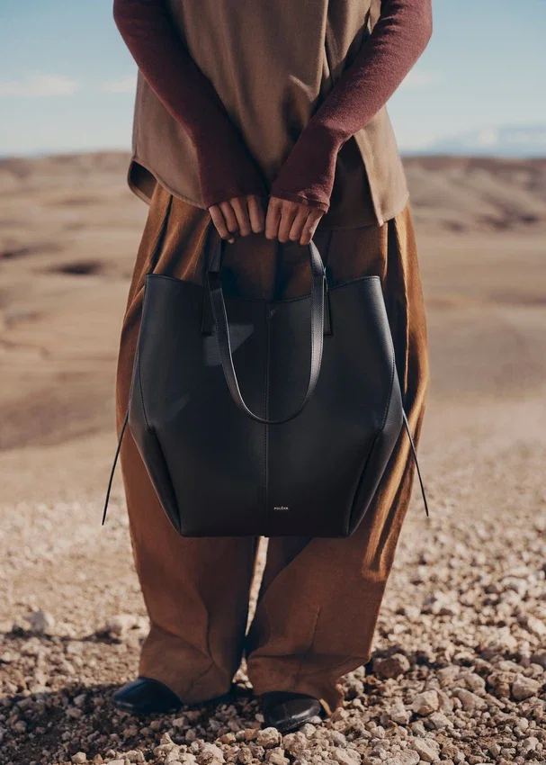 Edición Cyme Tote, negro texturizado