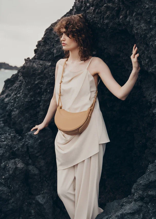 Edición Numéro Dix: beige liso