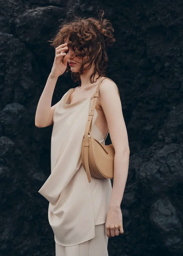 Edición Numéro Dix: beige liso