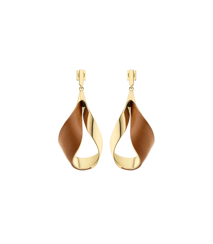 Pendientes colgantes Ormé, edición chapada en oro con piel de color camel