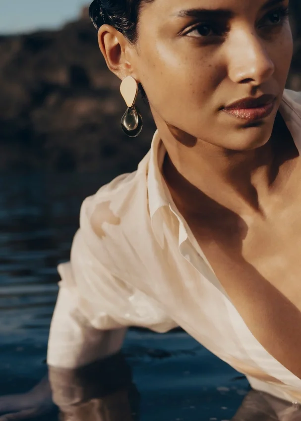 Pendientes Naé, edición de cristal ahumado