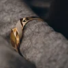 Pulsera Éole Cuff, edición en piel color topo