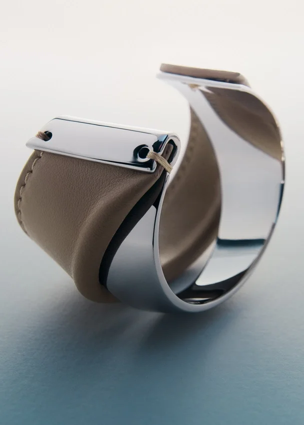 Pulsera Ormé Edition, plata rodiada con cuero color topo